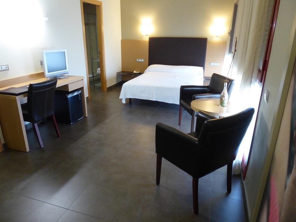 Hotel Sercotel Pere III El Gran Vilafranca del Penedès Exterior foto